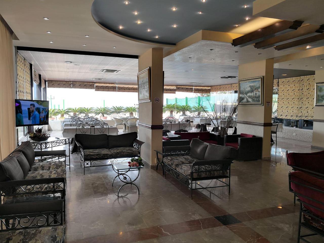 Holiday Suites Hotel & Beach Resort Dżunija Zewnętrze zdjęcie