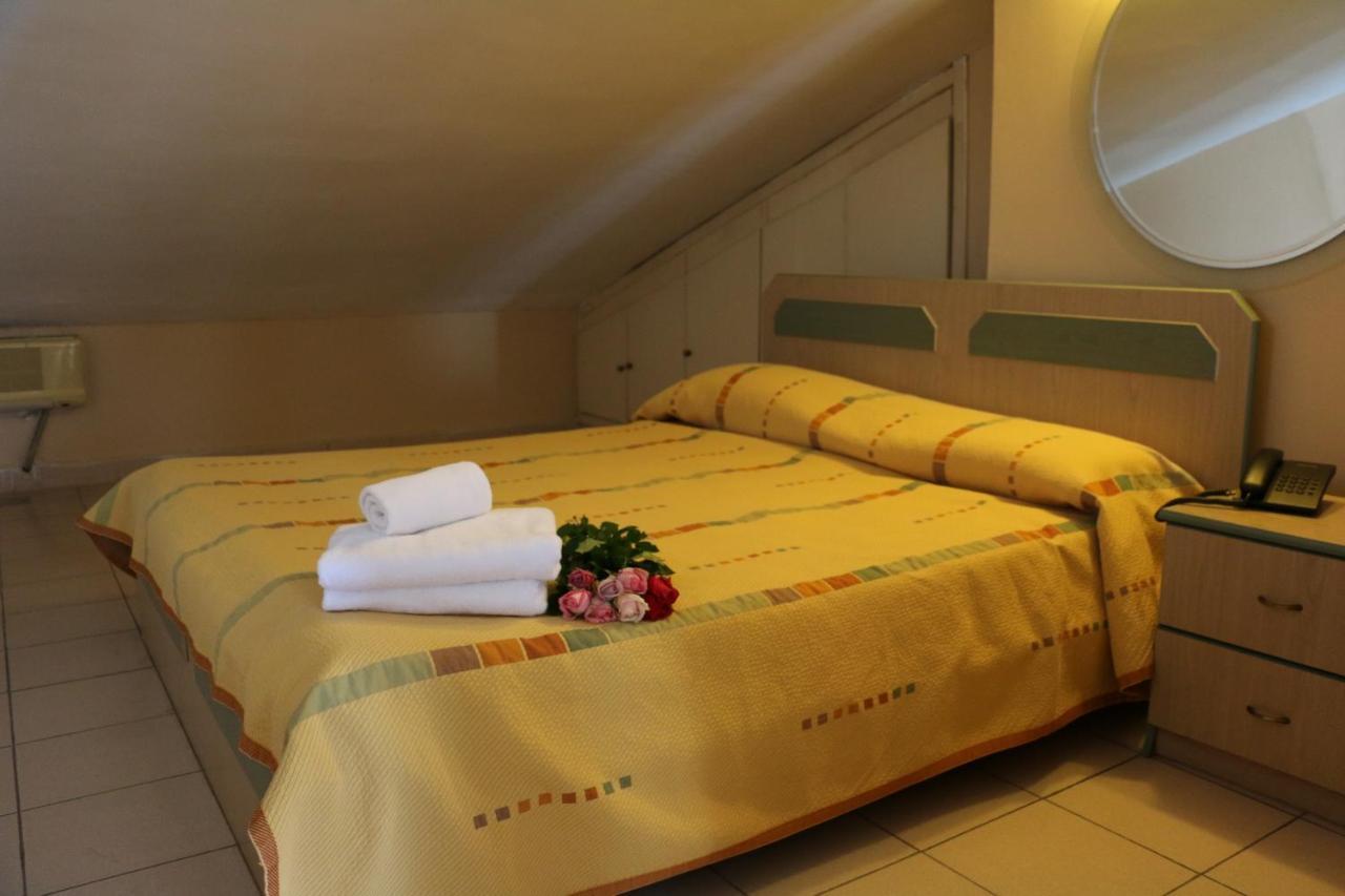 Holiday Suites Hotel & Beach Resort Dżunija Zewnętrze zdjęcie